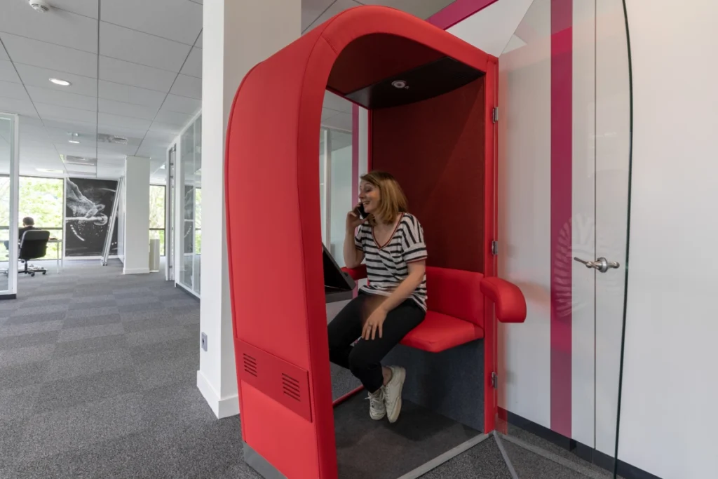 Bulle téléphonique Focus Babolat espace de coworking à Lyon 9