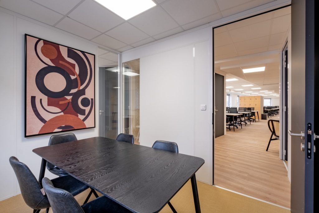 Salle de réunion moderne chez Focus Le Phenix à Lyon 3