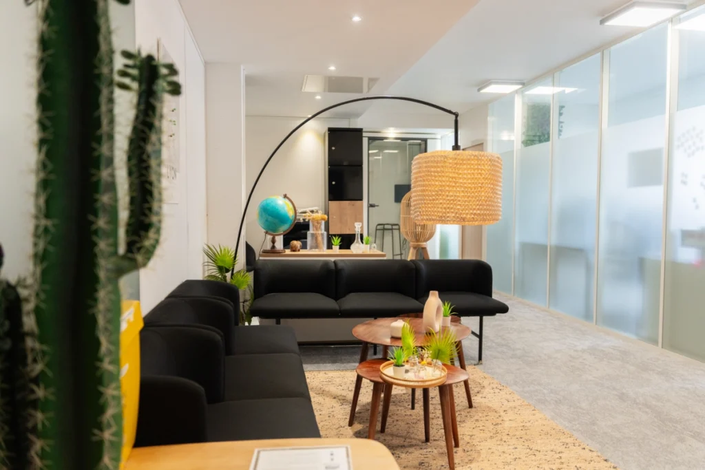 Espace de détente moderne et cosy chez Focus Clawork